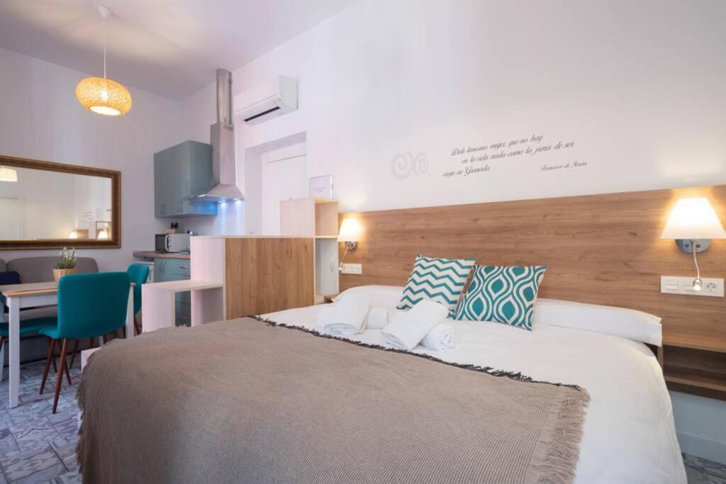 Apartamento Rosarioseis LOFT CORRAL DEL CARBÓN Granada Exterior foto